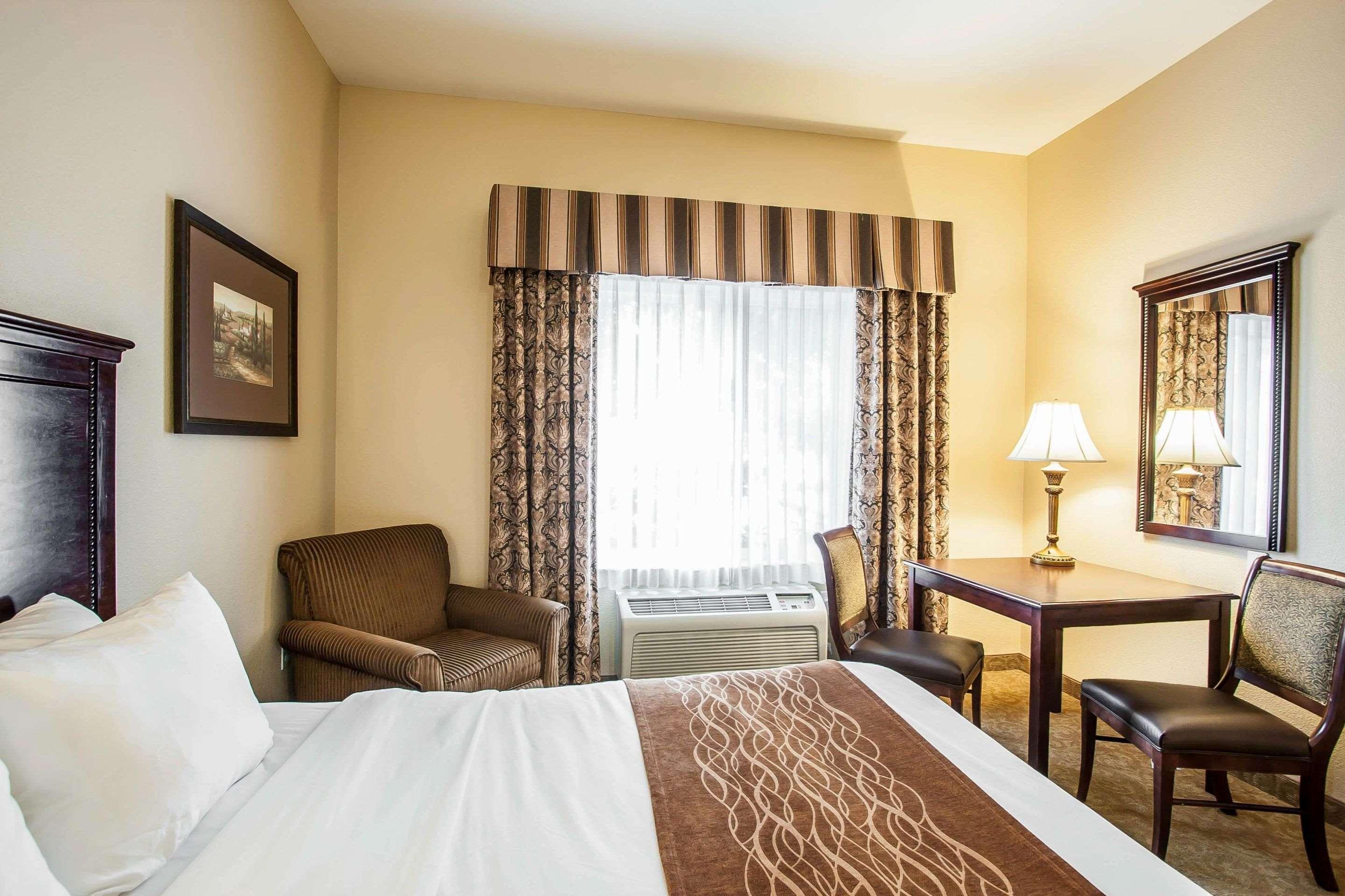Comfort Inn & Suites Mcminnville Wine Country Buitenkant foto