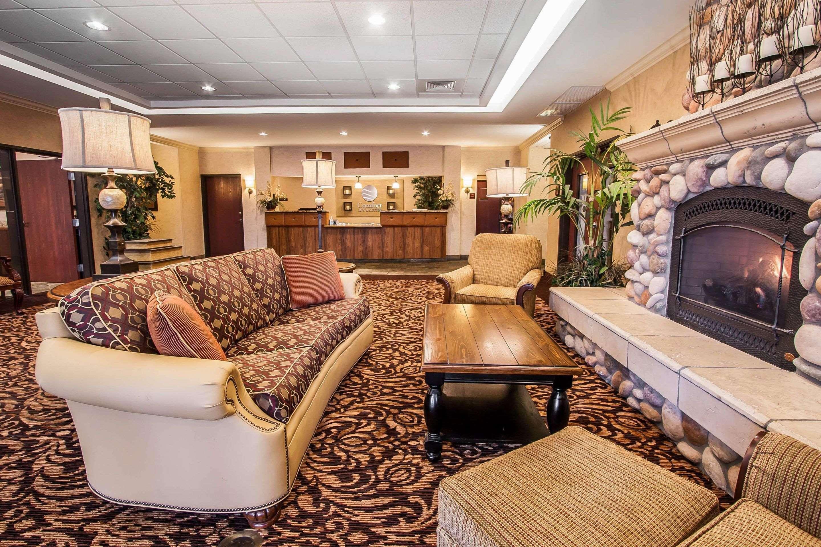 Comfort Inn & Suites Mcminnville Wine Country Buitenkant foto